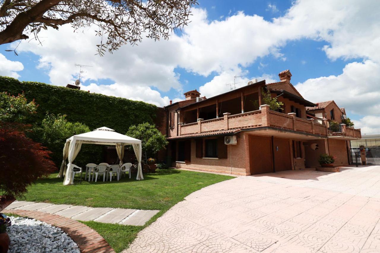 Villa Oasi Ferrara Eksteriør billede
