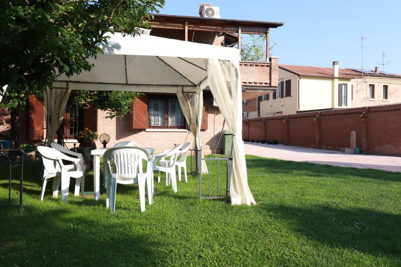 Villa Oasi Ferrara Eksteriør billede